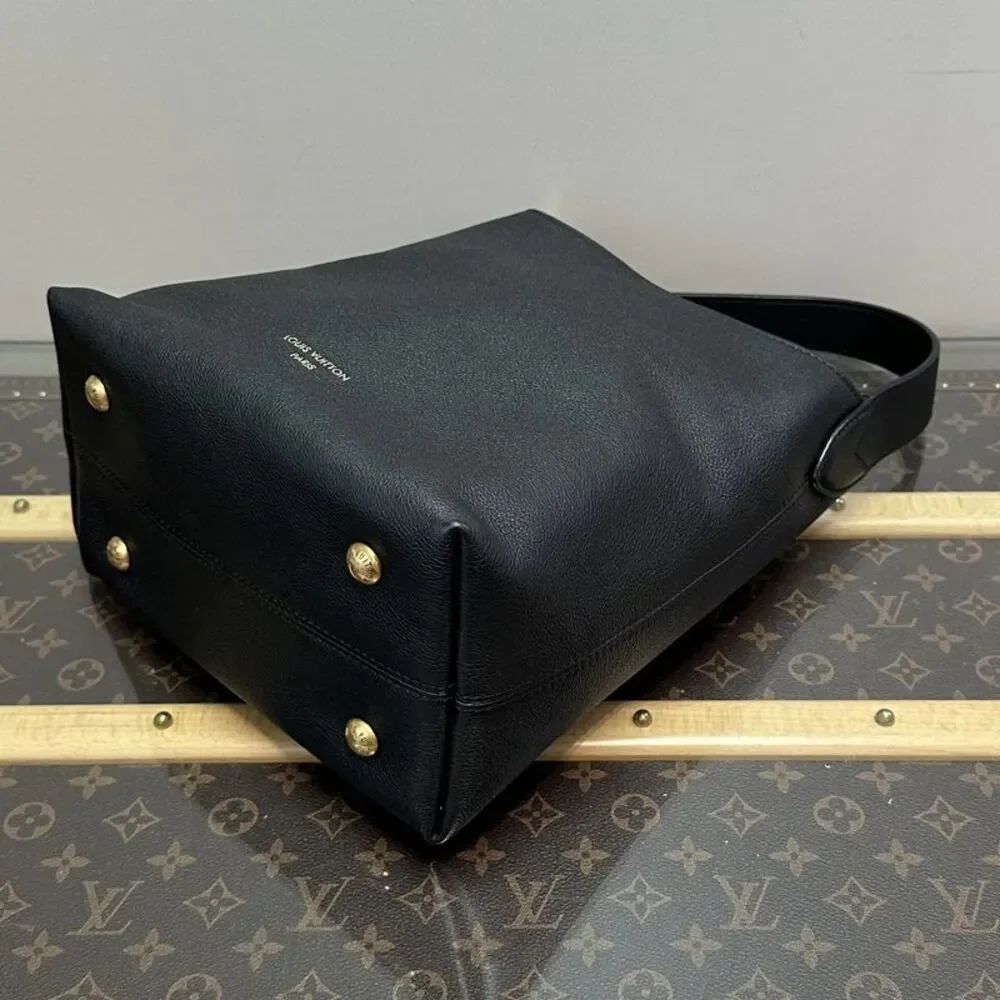 Louis Vuitton Women Pre-Loved Bag Very Good Condition
